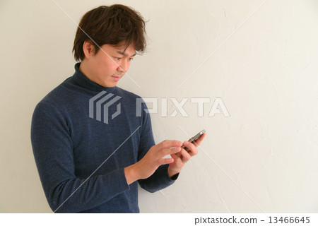 Smartphone and male 13466645