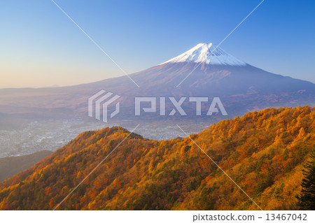 從Mitsudo Pass秋天的富士山 13467042