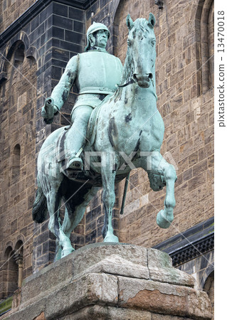 bremen city hall statue 13470018