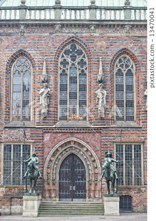 bremen city hall statue 13470041