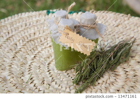 Rosemary body scrub 13471161