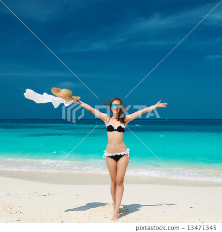 Woman at beach 13471345