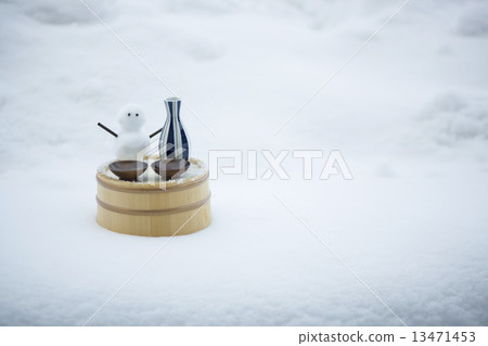 Sake to enjoy on hot springs in the snow country Sake to enjoy on hot springs in the snow country 13471453