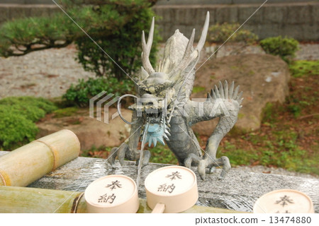 Dragon's handwater house (Kumano Honkyu Shrine / Wakayama prefecture Tanabe main shrine) Dragon's handwater house (Kumano Honkyu Shrine / Wakayama prefecture Tanabe main shrine) 13474880