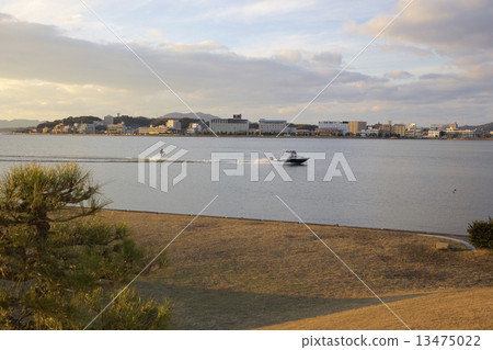 在Shinji湖滑水 13475022