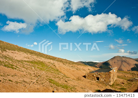 Beautiful mountain view from Pike peak, Colorado 13475413