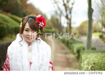 A woman in kimono shape 13475762