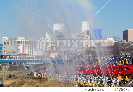 飛濺的消防初始表達級聯 13476072