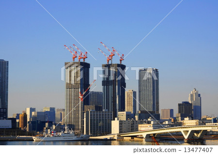 January City landscape / townscape 641 Skyscraper building under construction · Under construction January City landscape / townscape 641 Skyscraper building under construction · Under construction 13477407