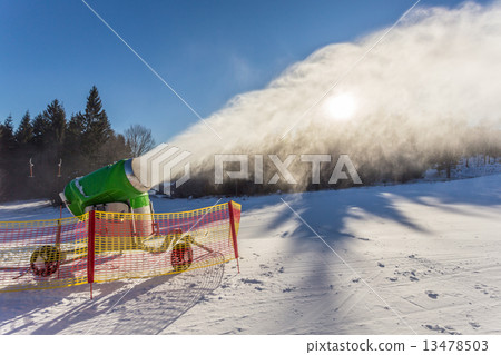 working snow gun 13478503