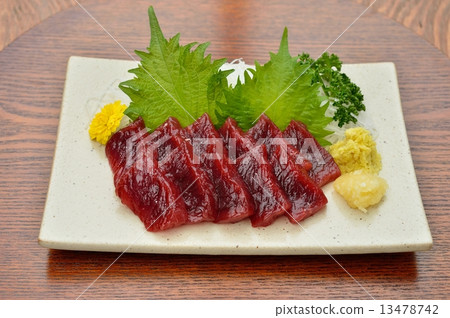 鯨魚生魚片(貂鯨)。 鯨魚生魚片(貂鯨)。 13478742