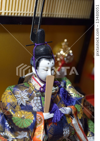 A doll A doll 13480051