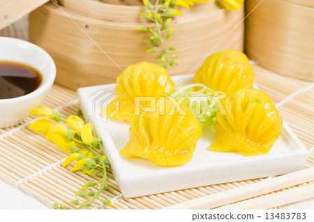 Har Gow - Chinese shrimp turmeric steamed dumplings  13483783