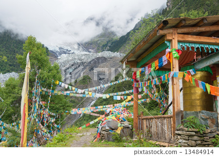 China · Yunnan Province Tokunin Akinaga Glacier · Lianhua Temple China · Yunnan Province Tokunin Akinaga Glacier · Lianhua Temple 13484914