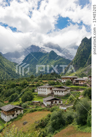 Tokunaga動態村莊,雲南,中國 Tokunaga動態村莊,雲南,中國 13485205