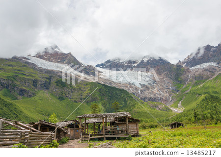 Lucky village of Tokunaga village in Yunnan Province, China Luo Farm Omamoto-kyo (Japan-China joint climbing division base camp site) 13485217