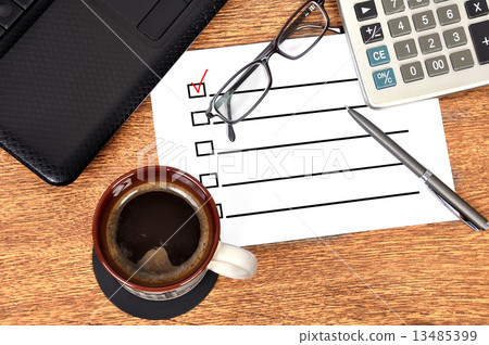 checklist on paper 13485399