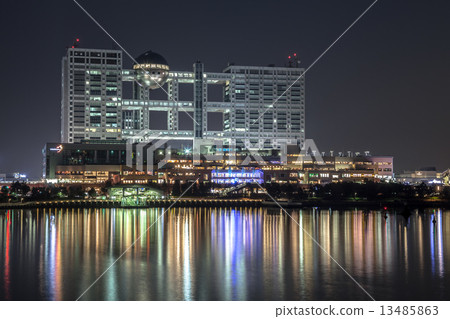 Odaiba Beach Park 13485863