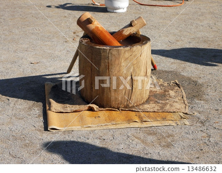 砂漿和杵 13486632