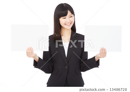 笑著兩個留言板的女商人 13486728