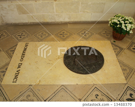 Tomb of Leonardo da Vinci 13488370