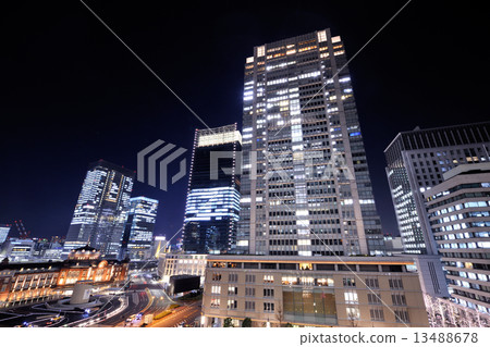 Marunouchi Building and Tokyo Station 13488678