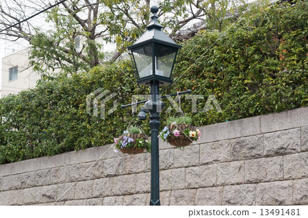 神戶Honmokan街1的減速火箭的街燈 13491481