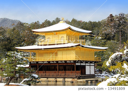 Kinkakuji Temple in the snow Kinkakuji Temple in the snow 13491809