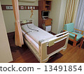 Hospital bed room 13491854