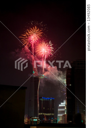 越南胡志明市的城市景觀（2015年1月1日的新年煙花） 13492085