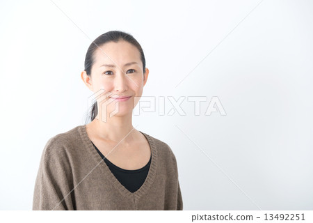 Natural make-up 40s female Natural make-up 40s female 13492251