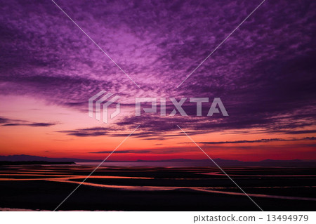 Maotake coast stained in setting sun 13494979