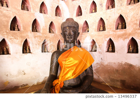 Buddha Image at Wat Si Saket in Vientiane, Laos. Buddha Image at Wat Si Saket in Vientiane, Laos. 13496337