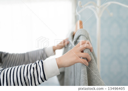 Hanger rack. 13496405
