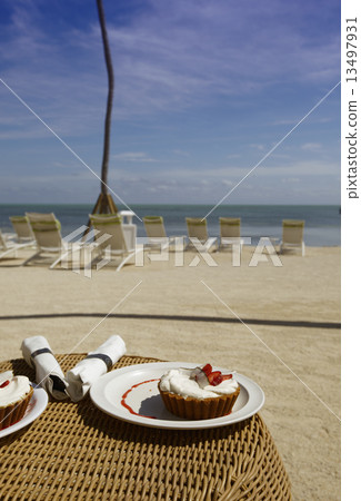 Key Lime Pie with tropical setting in the background 13497931