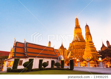 Wat Arun Temple in Bangkok, Thailand. 13498205