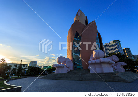 building in the form of a lotus on the embankment of Nha Trang 13498820