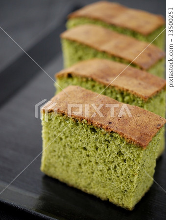 Matcha Castella Cut Image (Vertical Position High Angle) Matcha Castella Cut Image (Vertical Position High Angle) 13500251