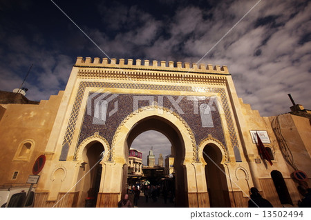 AFRICA MOROCCO FES MEDINA  13502494