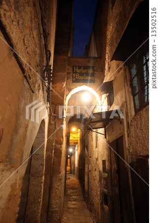 AFRICA MOROCCO FES MEDINA  13502516