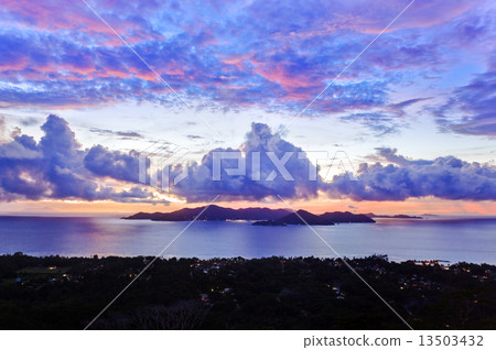 Island Praslin at sunset Island Praslin at sunset 13503432