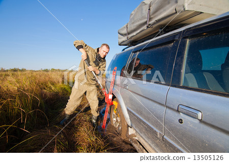 Car lifting 13505126