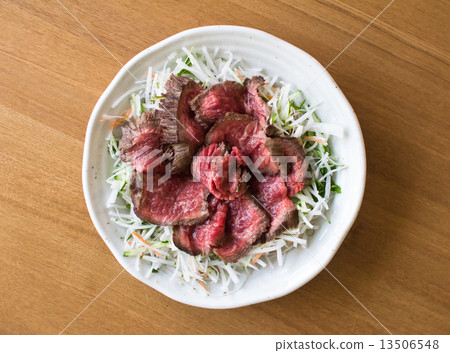 烤牛肉 烤牛肉 13506548