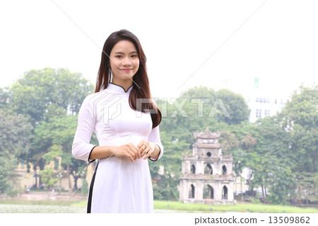 Hanoi's Ao-zai Beauty 13509862