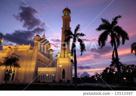 ASIA BRUNEI DARUSSALAM 13513397