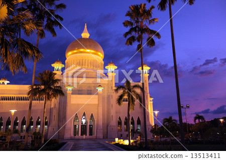 ASIA BRUNEI DARUSSALAM 13513411