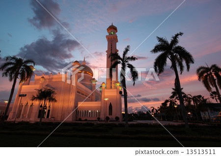 ASIA BRUNEI DARUSSALAM 13513511