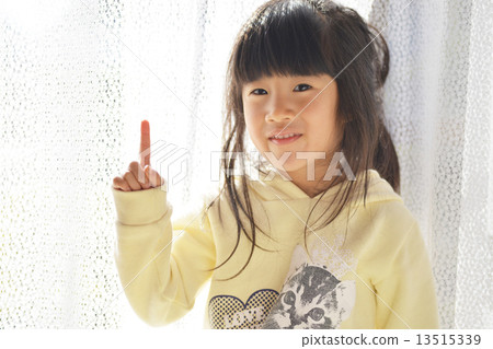 一個女孩 13515339