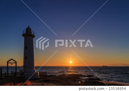Noma Lighthouse and the sunset 13516954