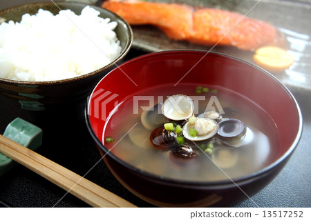 Shijimi juice Miso soup Salt salted grilled Japanese food Shijimi juice Miso soup Salt salted grilled Japanese food 13517252